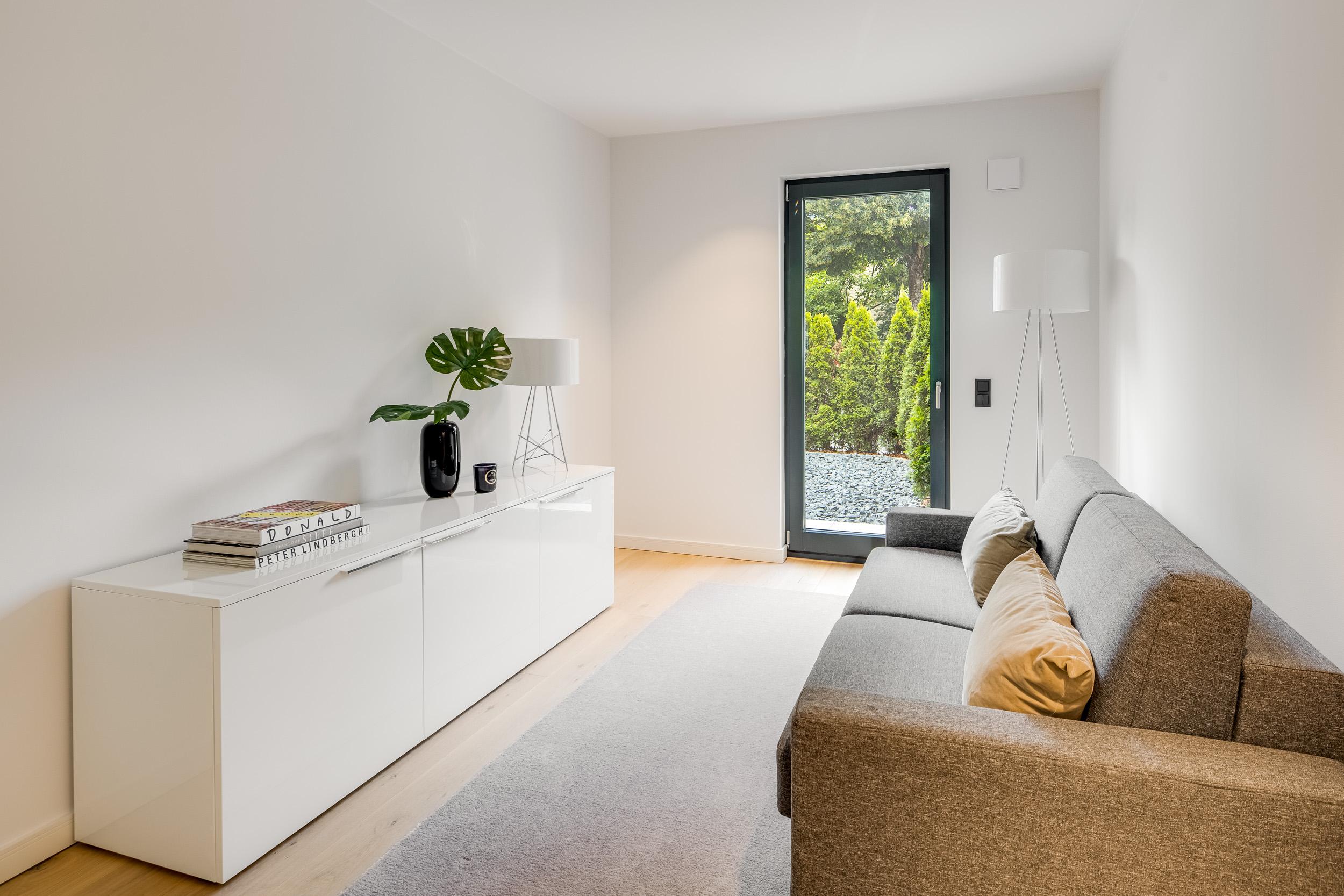 STATE OF THE ART – MÖBLIERTE GARTENWOHNUNG